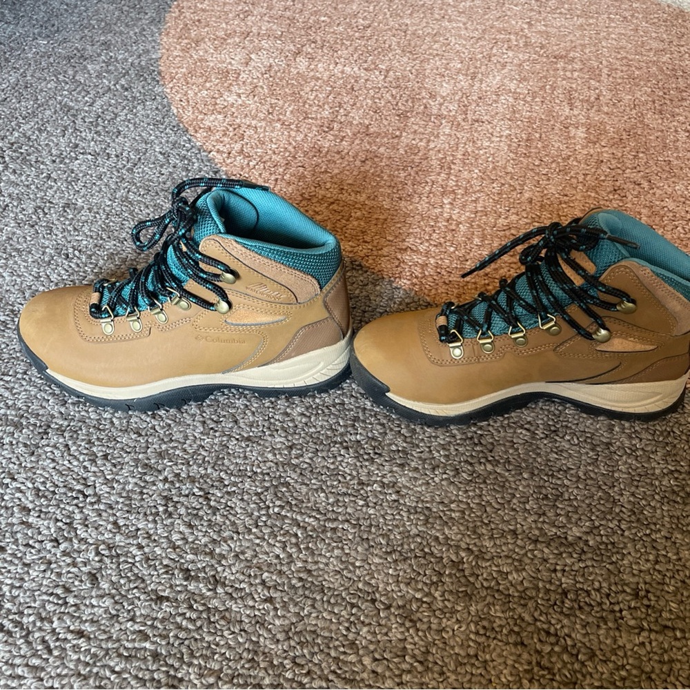 Columbia Size 6.5 Newton Ridge Plus Women’s Waterproof Hiking Boots - Picture 3 of 6